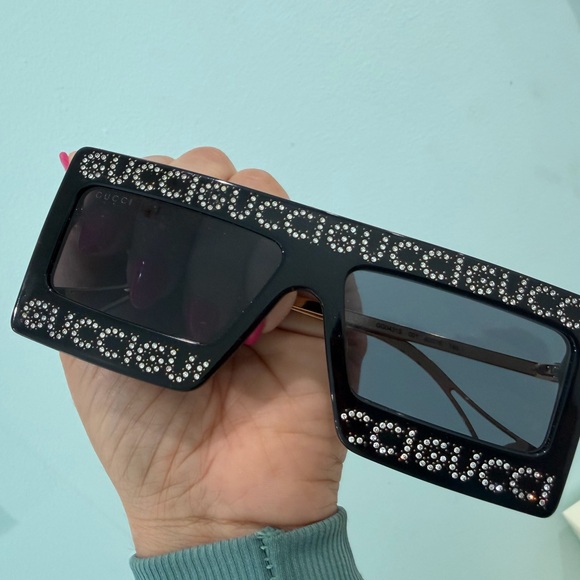 Gucci Black Sunglasses with Crystal Accents - Picture 4 of 6